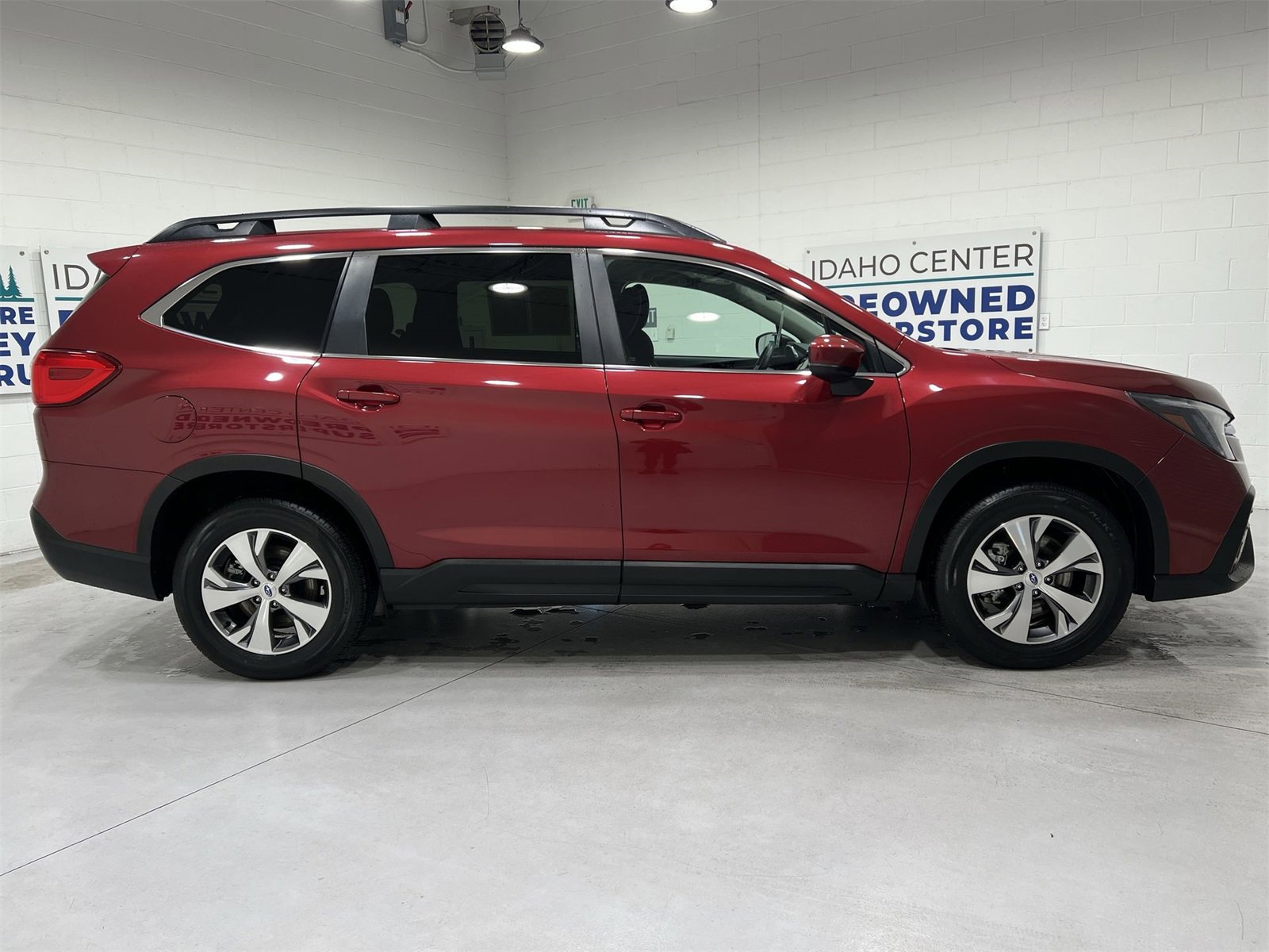 Certified 2024 Subaru Ascent Premium w/ Convenience Package image 9