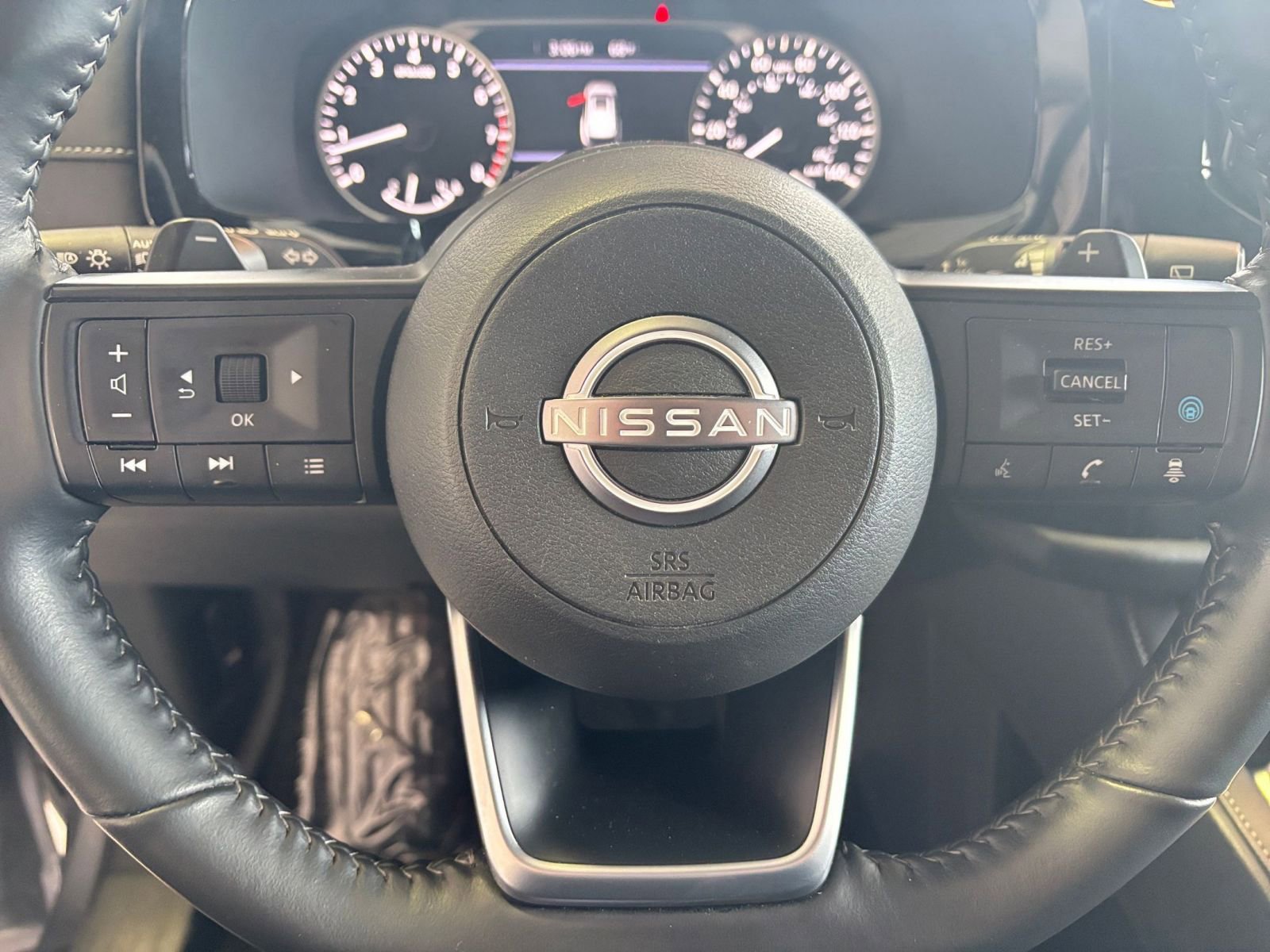 Used 2025 Nissan Pathfinder SV image 30