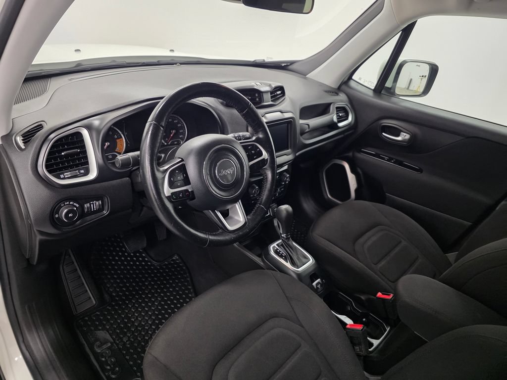 Used 2020 Jeep Renegade Latitude w/ Cold Weather Group AWD/4WD image 24