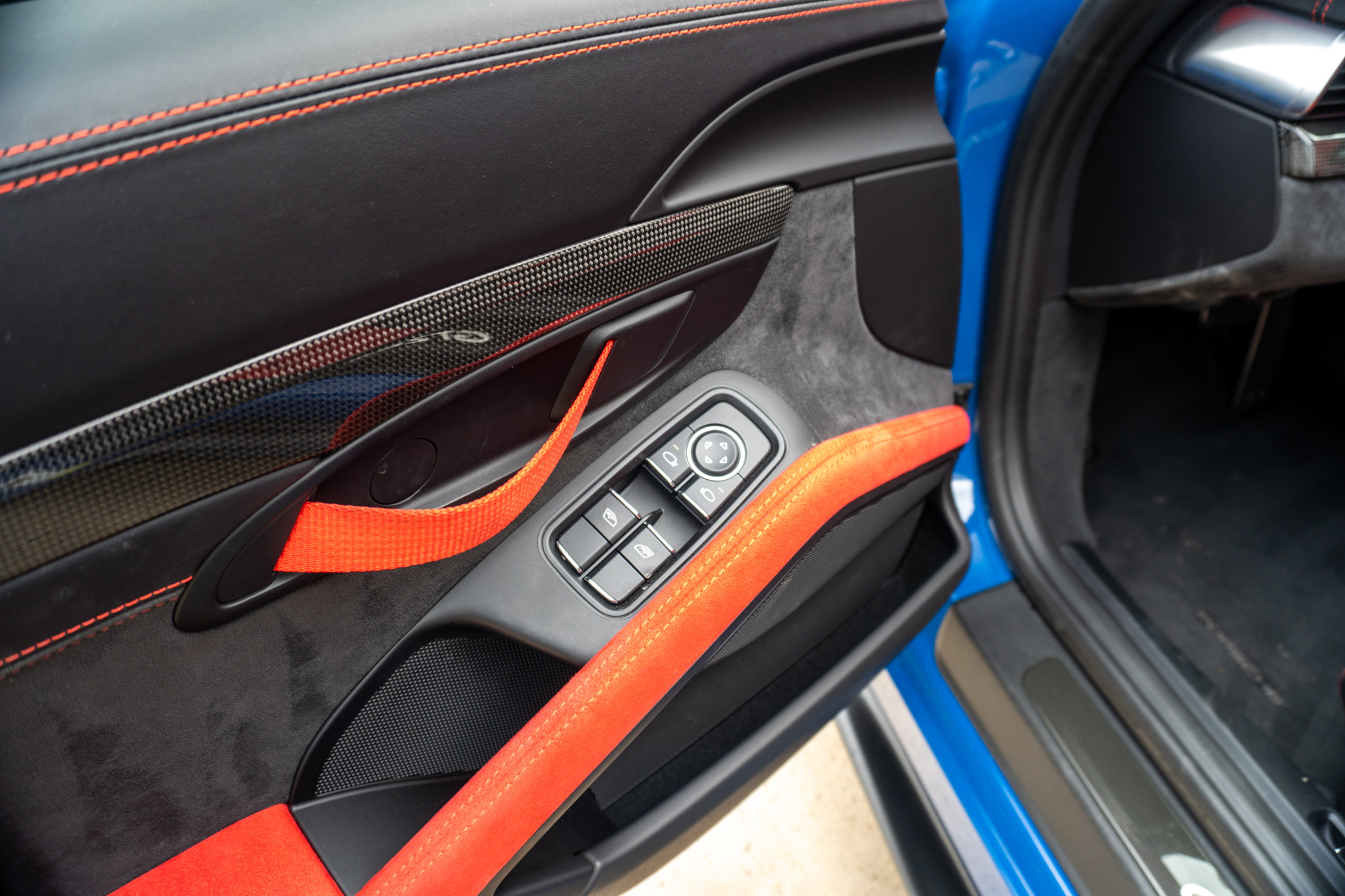 Used 2018 Porsche 911 GT2 RS image 10