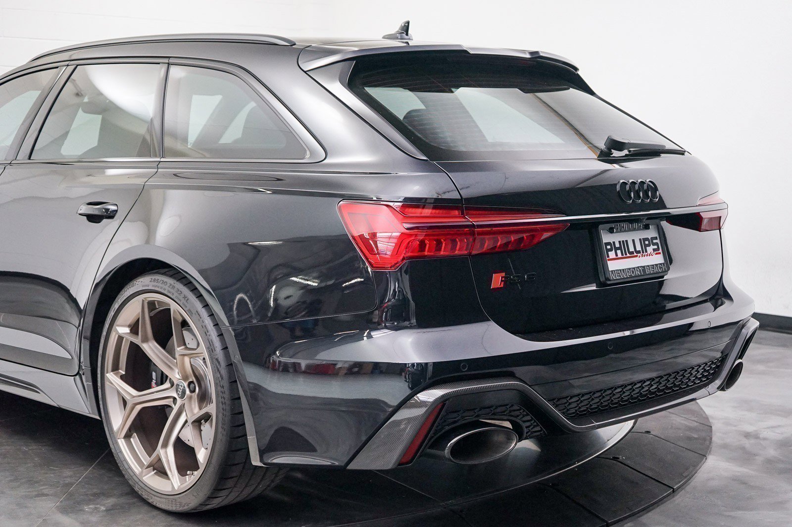 Used 2024 Audi RS 6 performance image 12