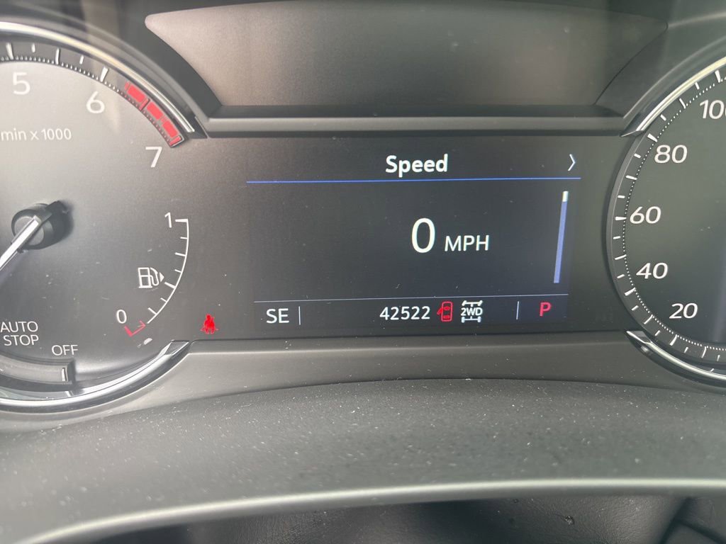 Used 2021 Cadillac XT4 Luxury w/ Cold Weather Package image 19