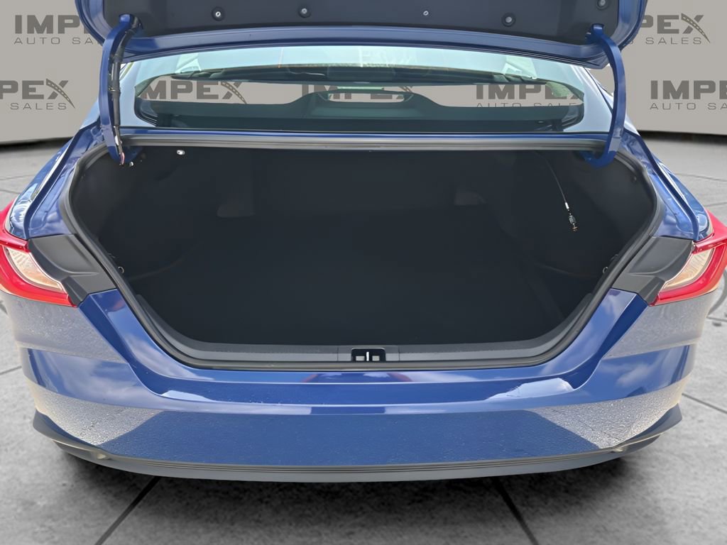 Used 2025 Toyota Camry SE FWD image 28