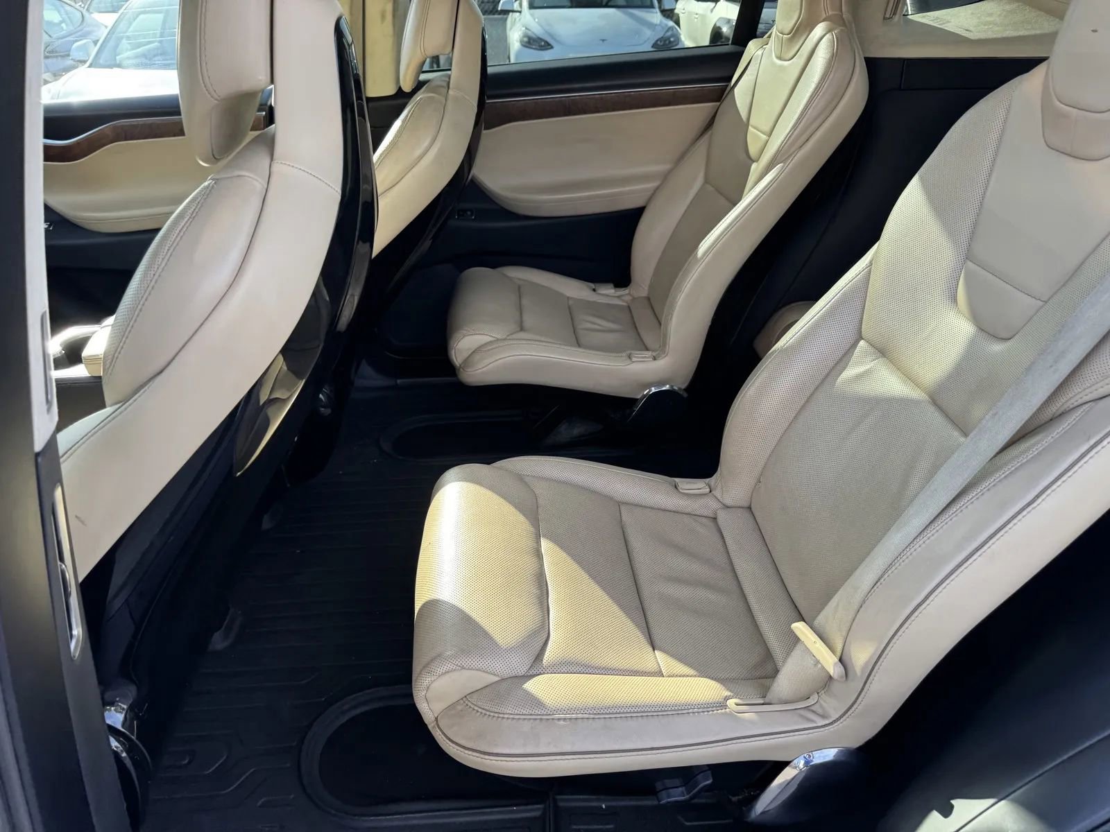 Used 2016 Tesla Model X 75D image 8