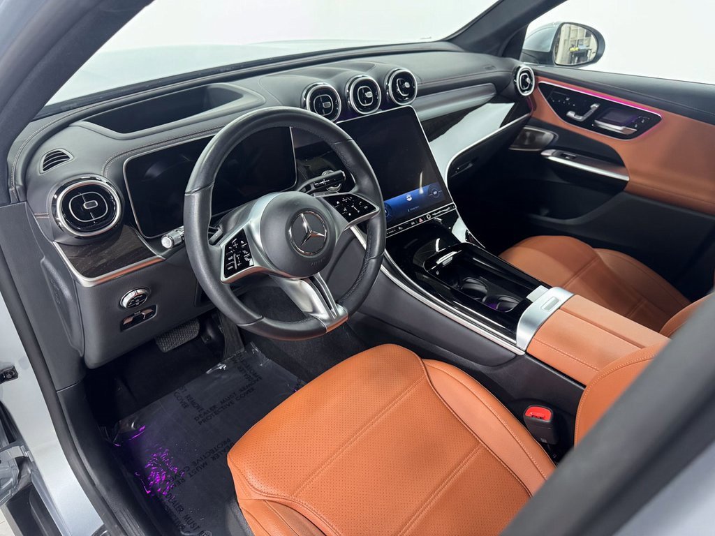 Used 2024 Mercedes-Benz GLC 300 4MATIC image 9