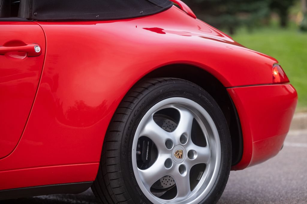 Used 1995 Porsche 911 Carrera RWD image 38