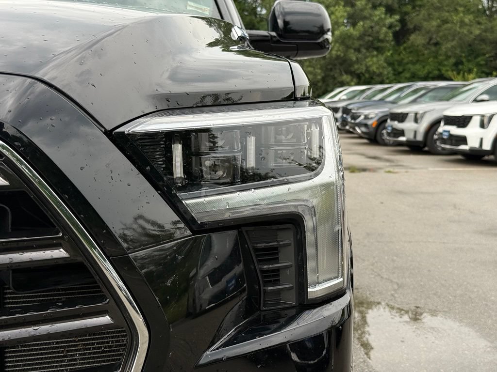 Used 2024 Toyota Sequoia Platinum AWD/4WD image 4