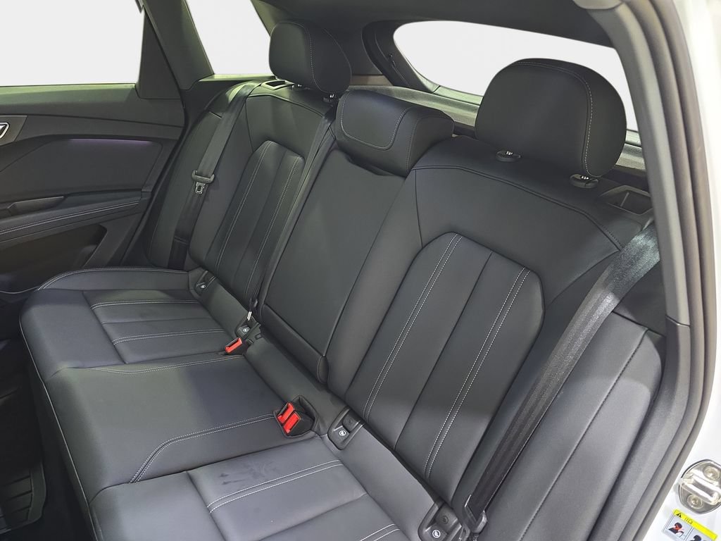 Used 2024 Audi Q4 e-tron Prestige w/ Black Optic Package AWD/4WD image 17