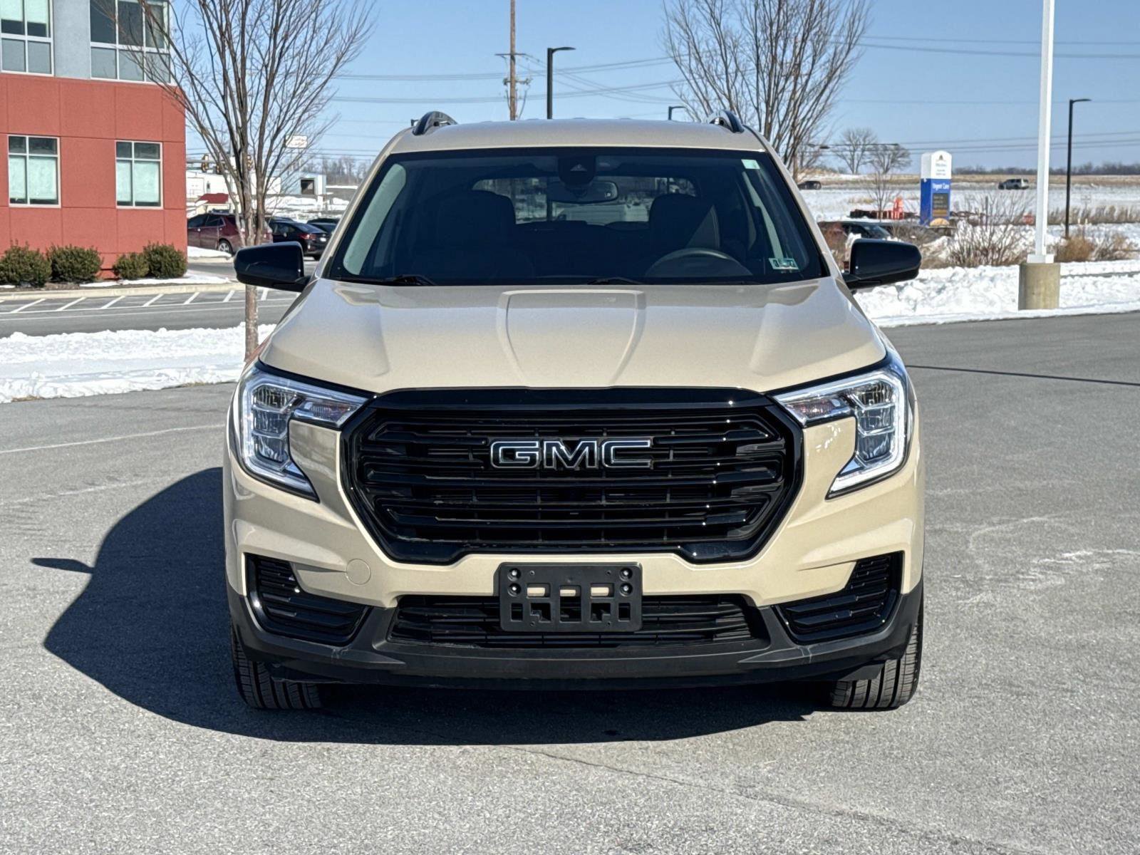 Used 2023 GMC Terrain SLE w/ Driver Convenience Package image 28