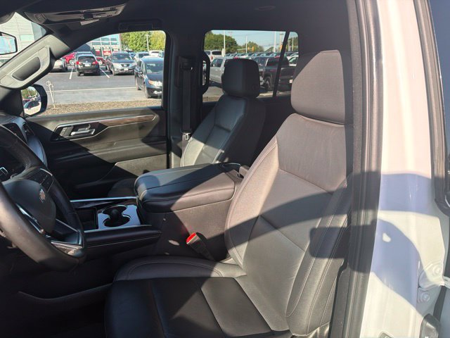 Used 2025 Chevrolet Tahoe LT AWD/4WD image 13