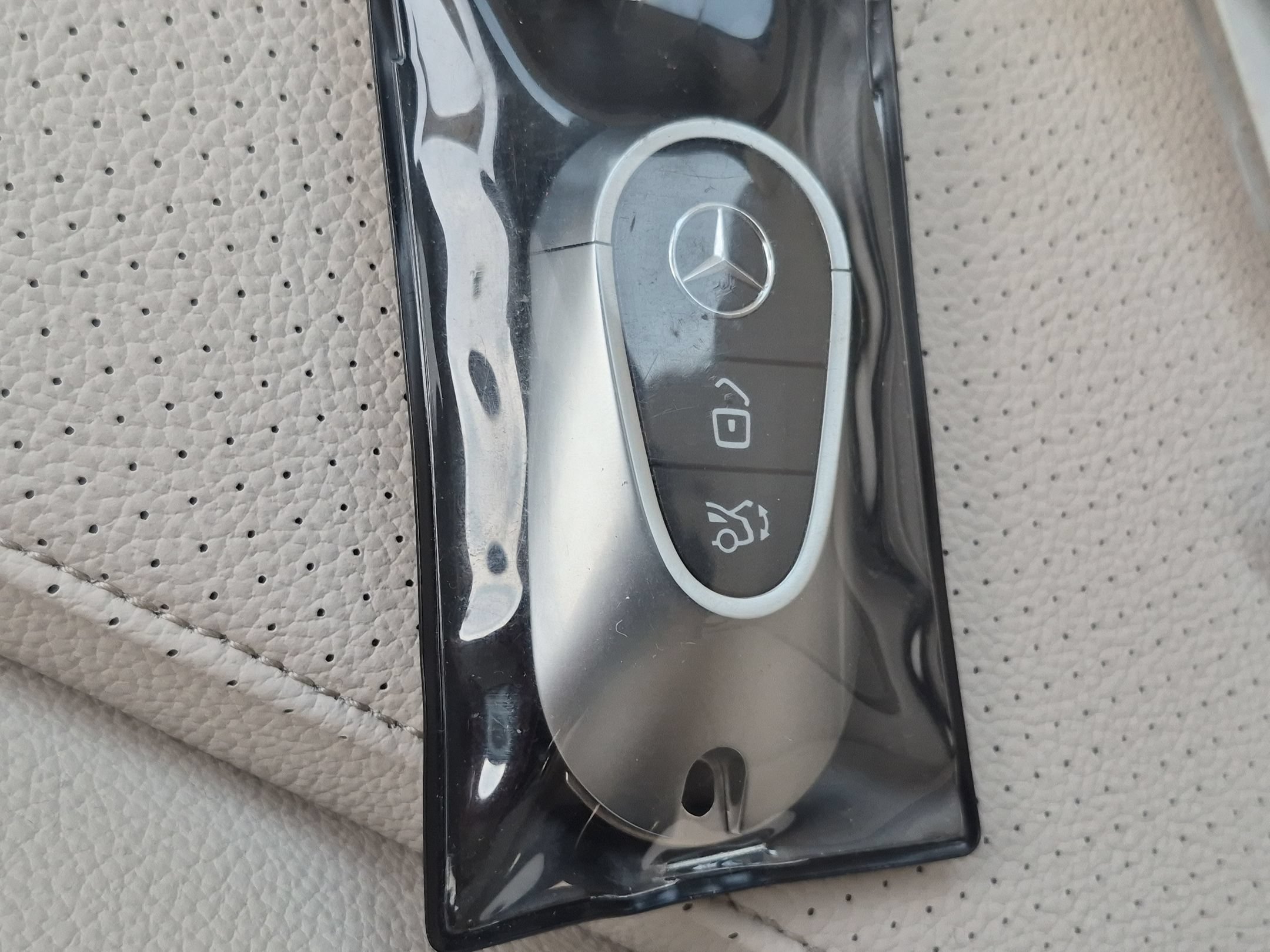 New 2026 Mercedes-Benz C 300 4MATIC Sedan image 36