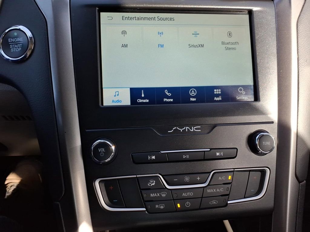 Used 2020 Ford Fusion SE image 17