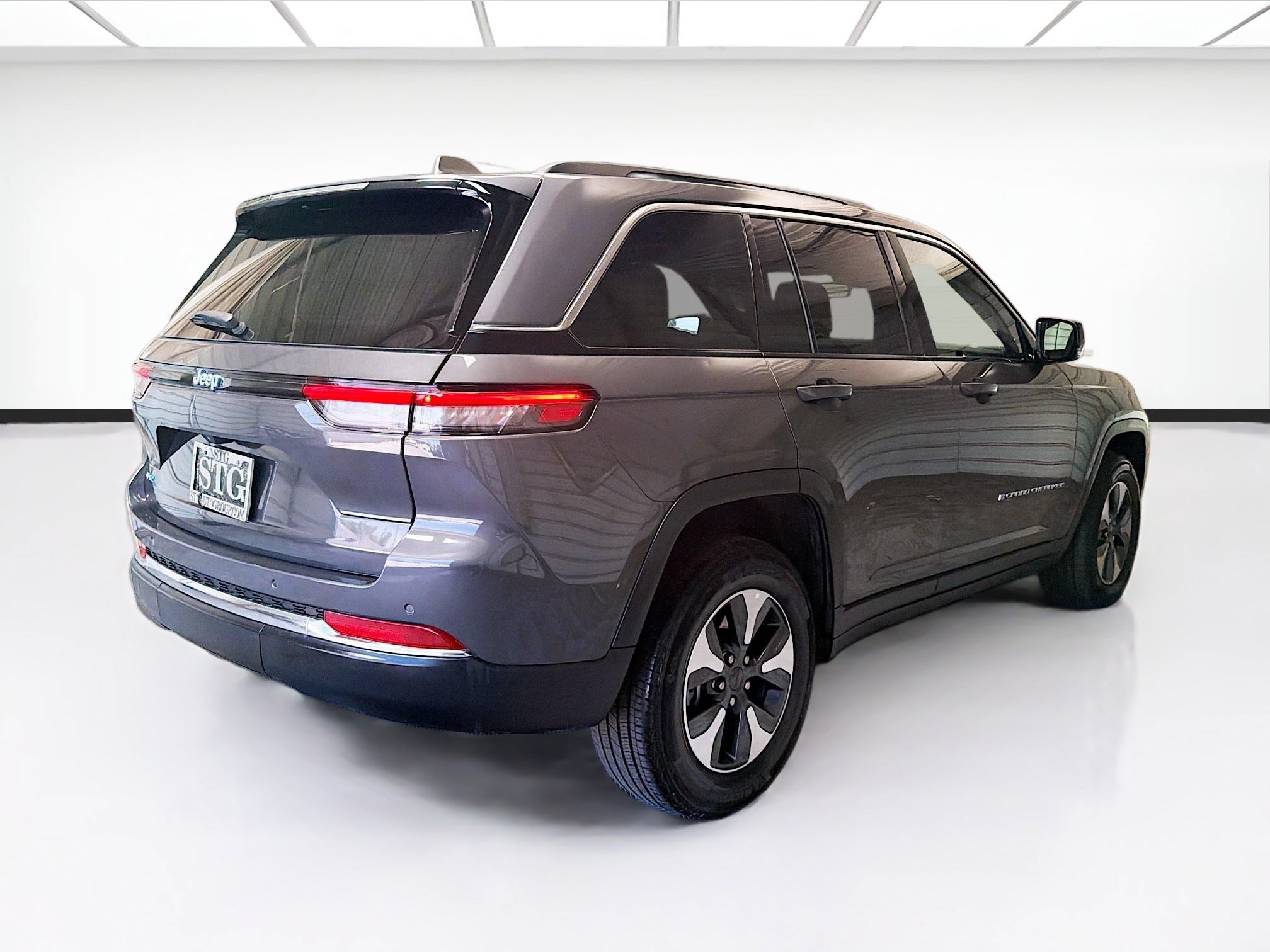 Used 2024 Jeep Grand Cherokee Limited 4xe AWD/4WD image 4