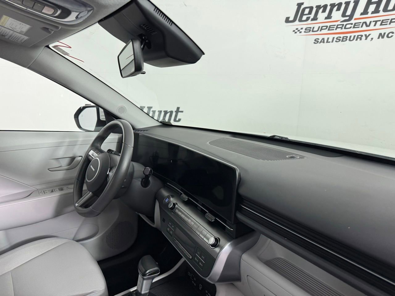 Used 2025 Hyundai Kona SEL image 31