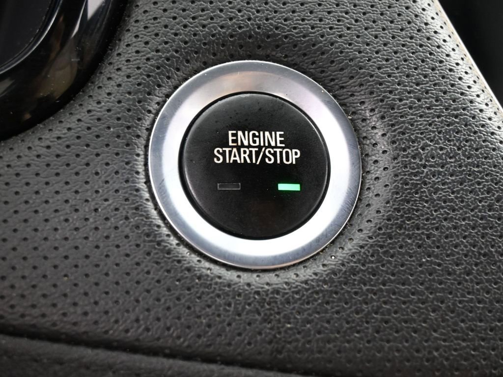 Used 2019 Cadillac XT5 FWD image 32