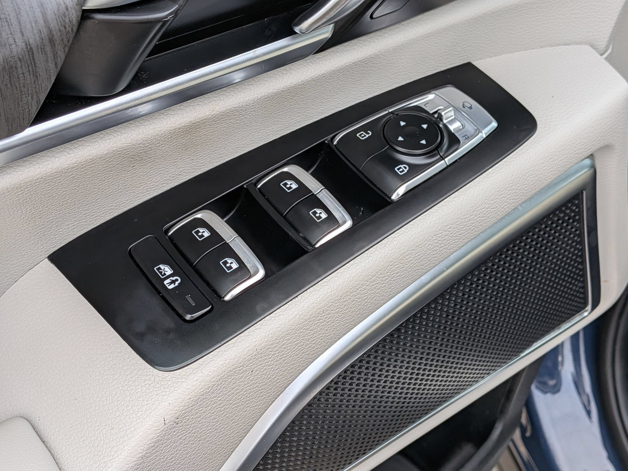 Used 2023 Kia Telluride SX FWD image 13
