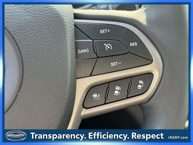 Used 2022 Jeep Cherokee Limited w/ Mopar Interior Package AWD/4WD image 22