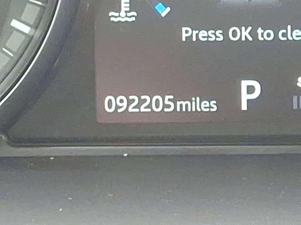 Used 2018 Land Rover Discovery Sport HSE image 13