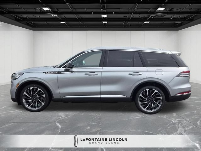 Used 2022 Lincoln Aviator Reserve w/ Equipment Group 201A AWD/4WD image 2