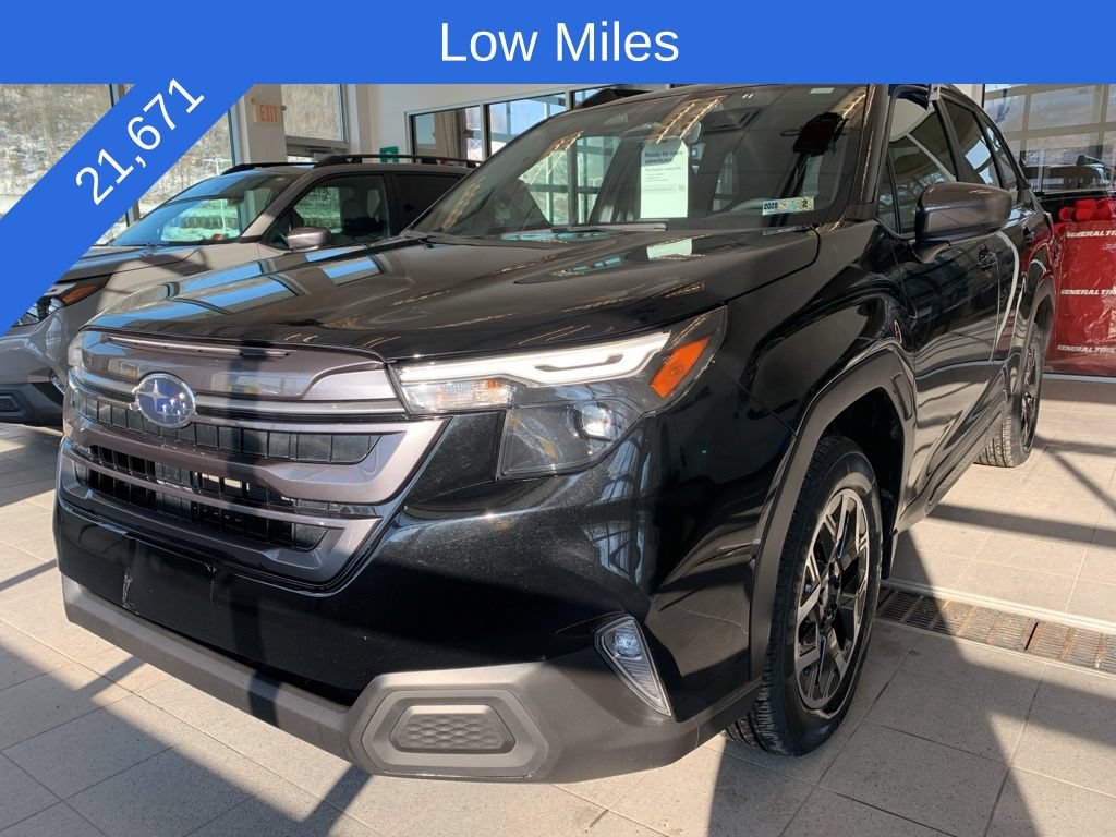 Used 2025 Subaru Forester Premium AWD/4WD image 2