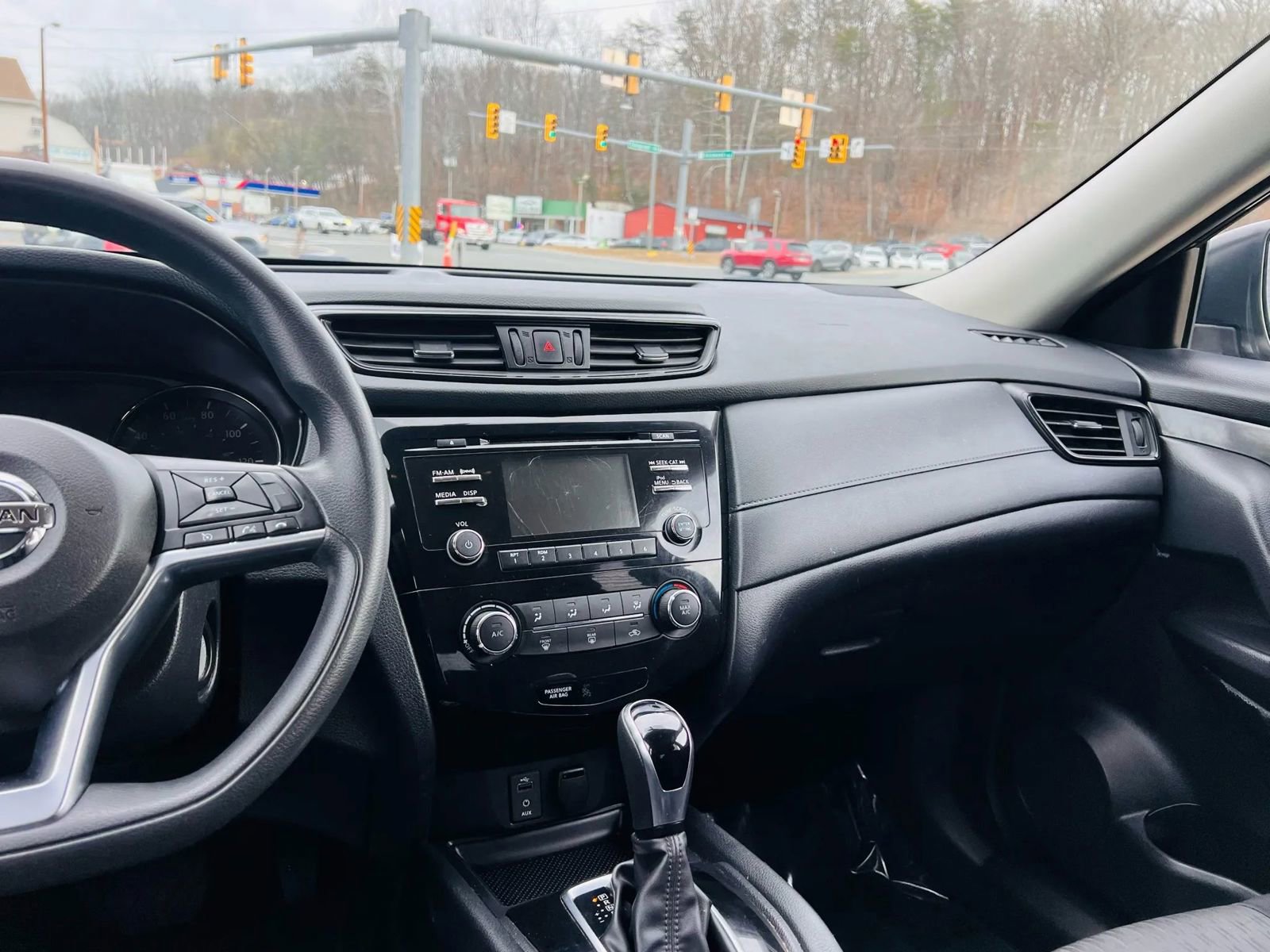 Used 2017 Nissan Rogue S image 25