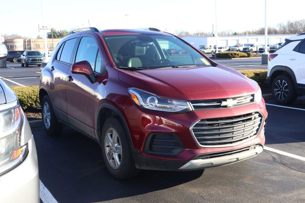 Used 2022 Chevrolet Trax LT w/ LT Convenience Package image 3