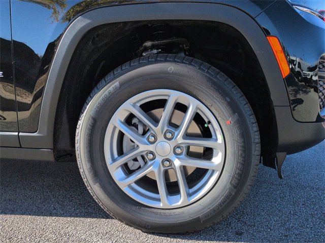 New 2025 Jeep Grand Cherokee Laredo X image 10