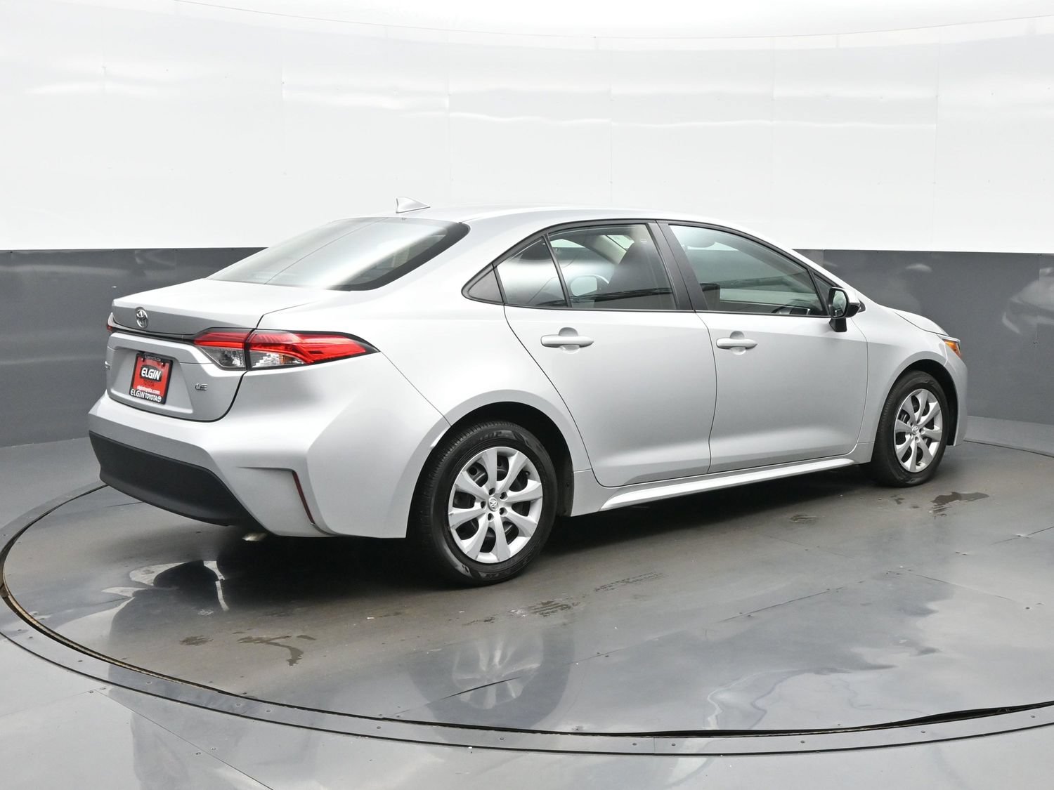 Used 2024 Toyota Corolla LE FWD image 6