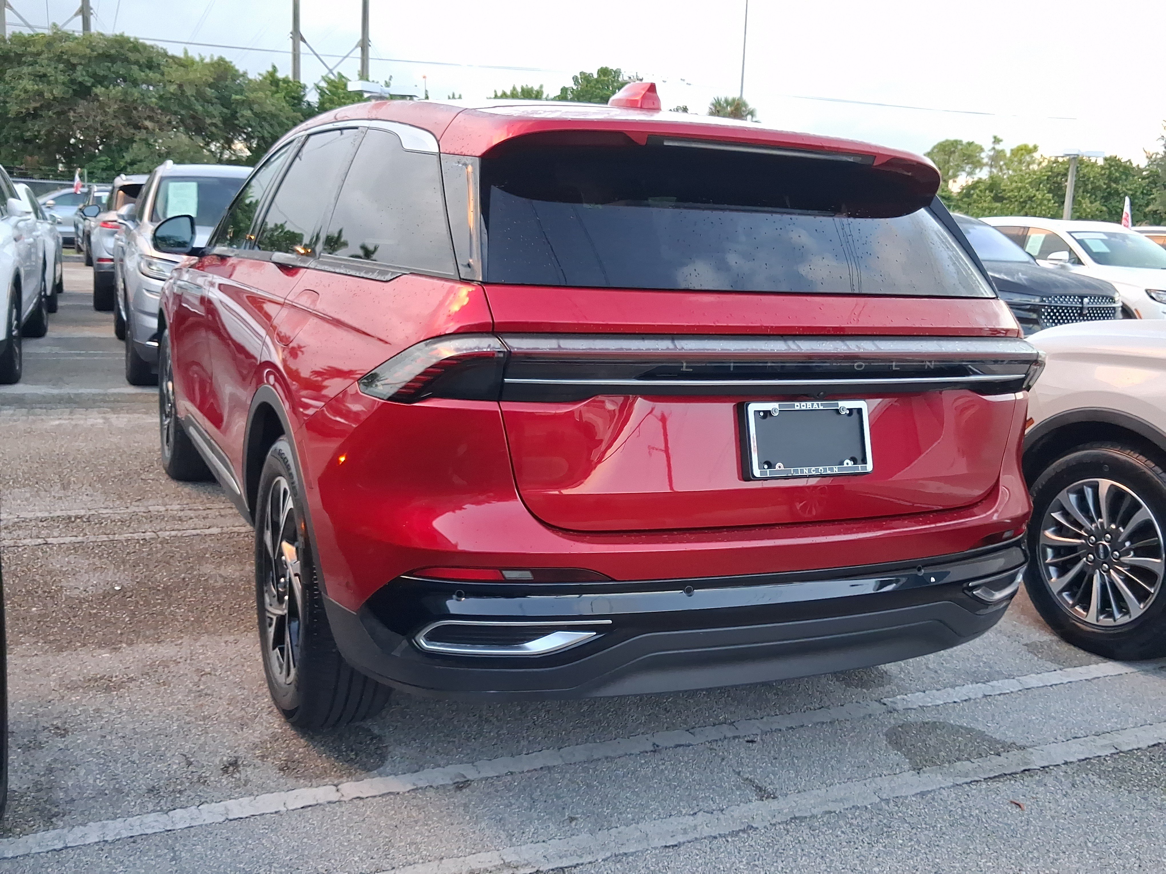 Certified 2024 Lincoln Nautilus Premier AWD/4WD image 3