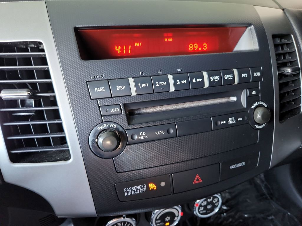 Used 2010 Mitsubishi Outlander XLS image 18