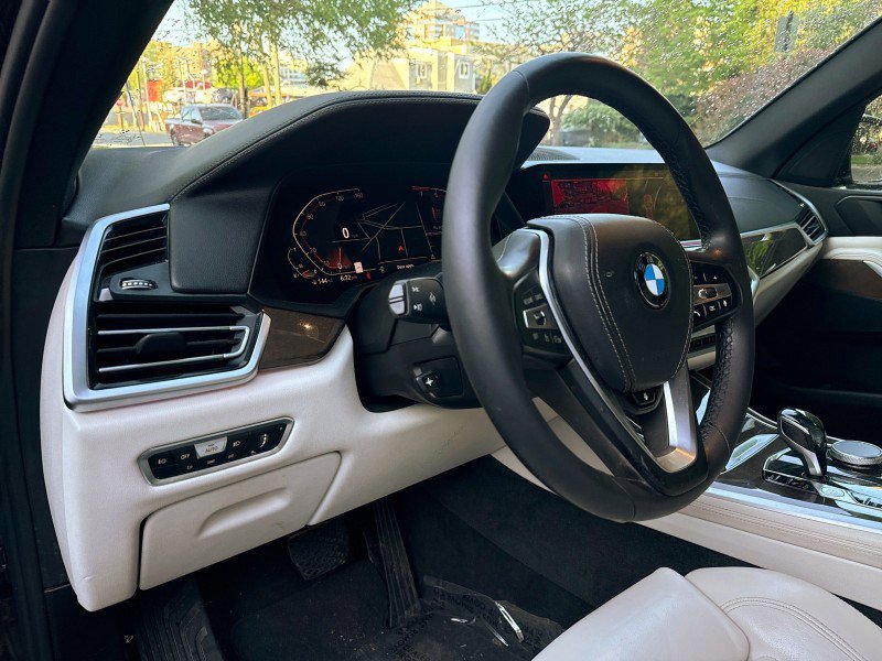 Used 2019 BMW X5 xDrive40i w/ Premium Package 2 image 17