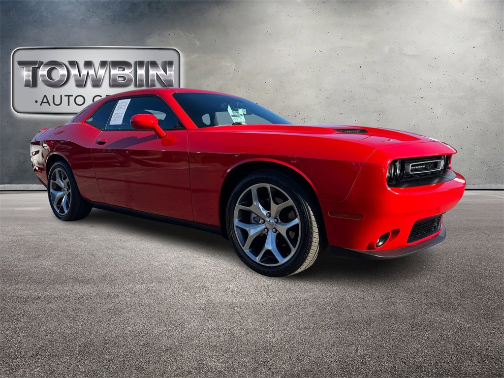 Used 2015 Dodge Challenger SXT Plus w/ Technology Group image 2