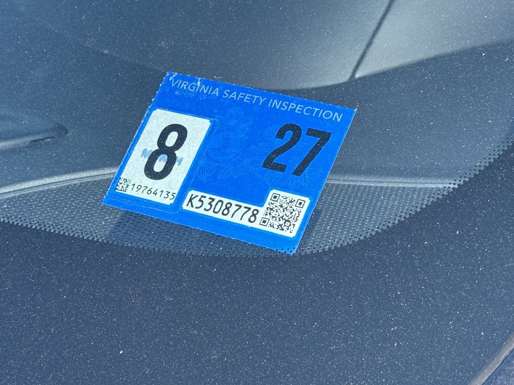 Used 2021 Chevrolet Equinox LS w/ LPO, Blackout Package FWD image 26
