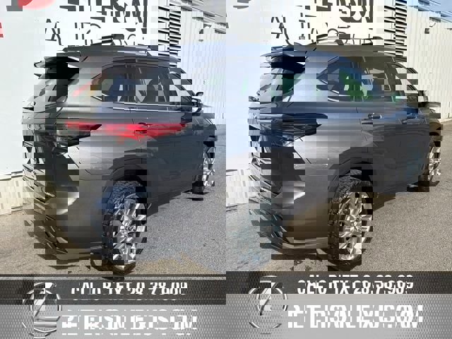 Used 2020 Toyota Highlander Limited image 3