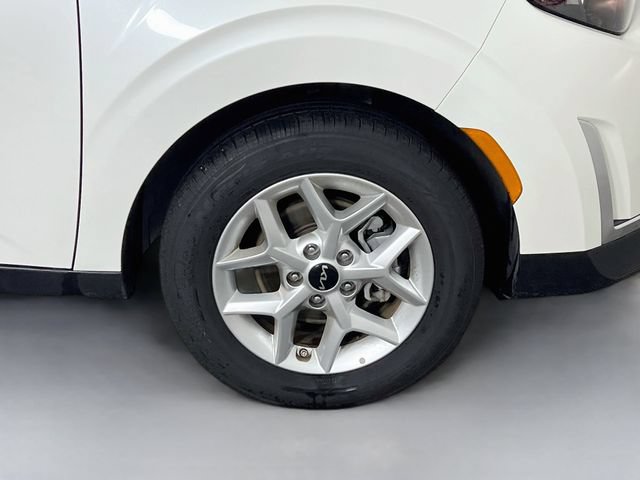 Used 2025 Kia Soul LX FWD image 33
