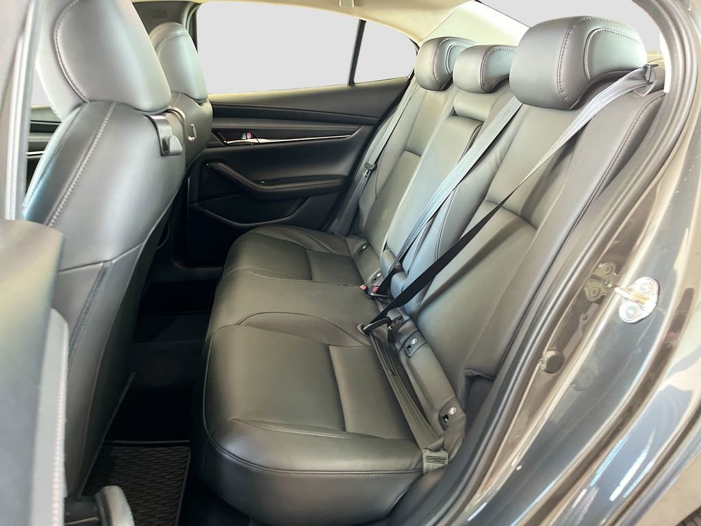 Used 2022 MAZDA MAZDA3 s image 24