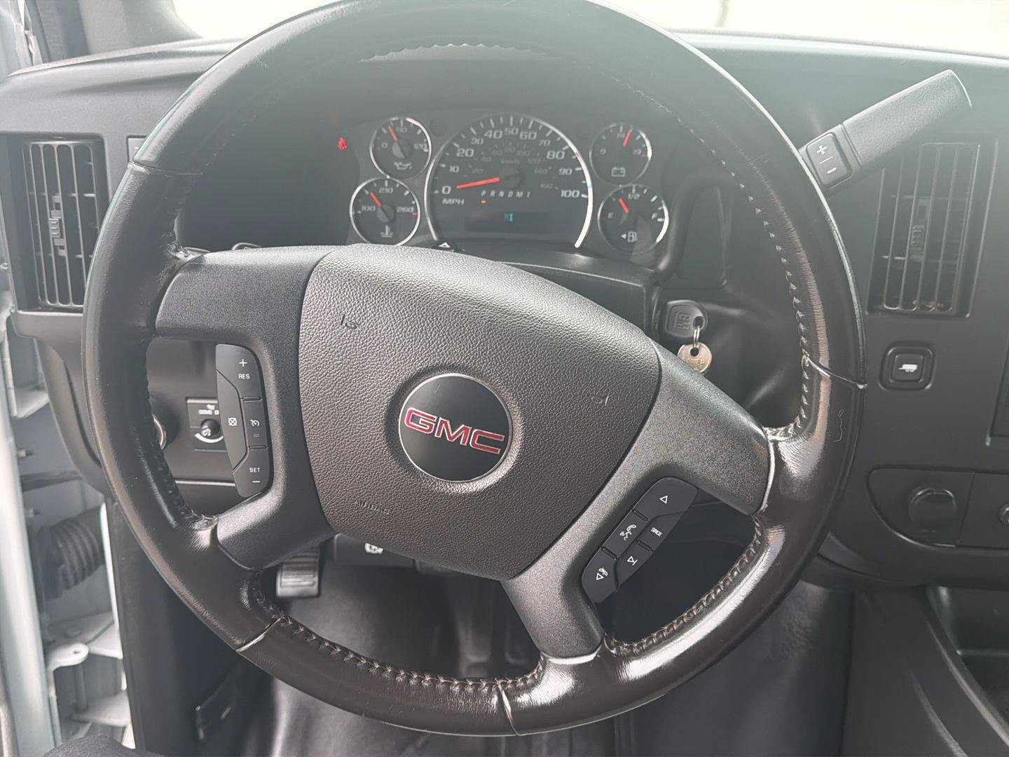 Used 2022 GMC Savana 3500 w/ Power Convenience Package RWD image 17