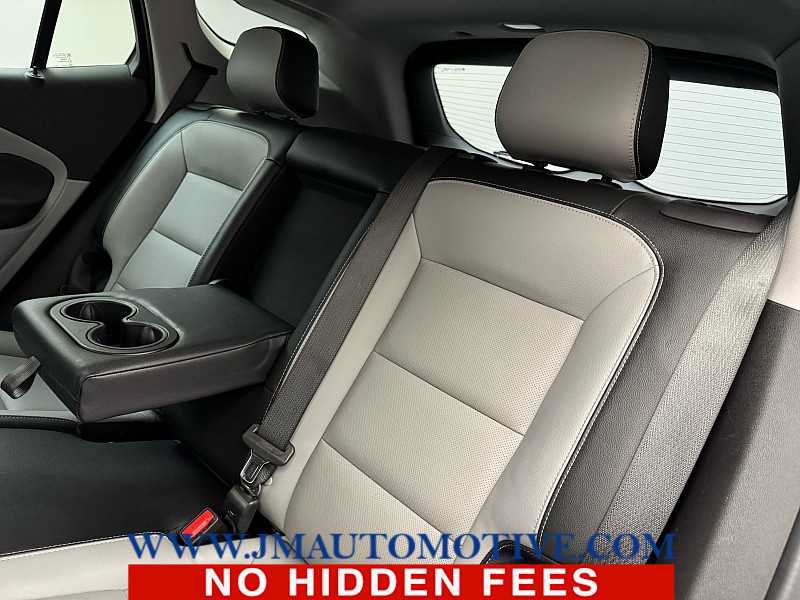 Used 2024 GMC Terrain SLT AWD/4WD image 15