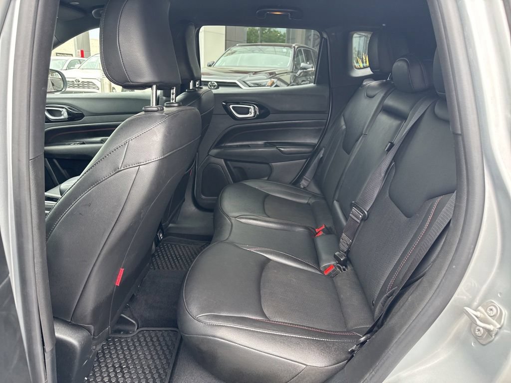 Used 2025 Jeep Compass Trailhawk AWD/4WD image 14