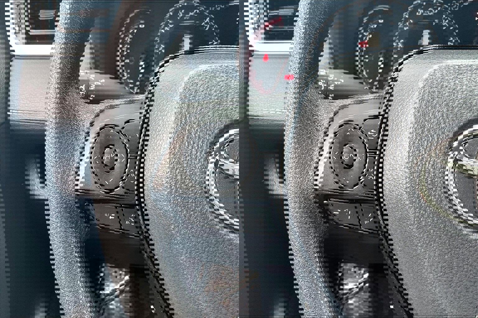 Used 2025 Toyota RAV4 LE image 23