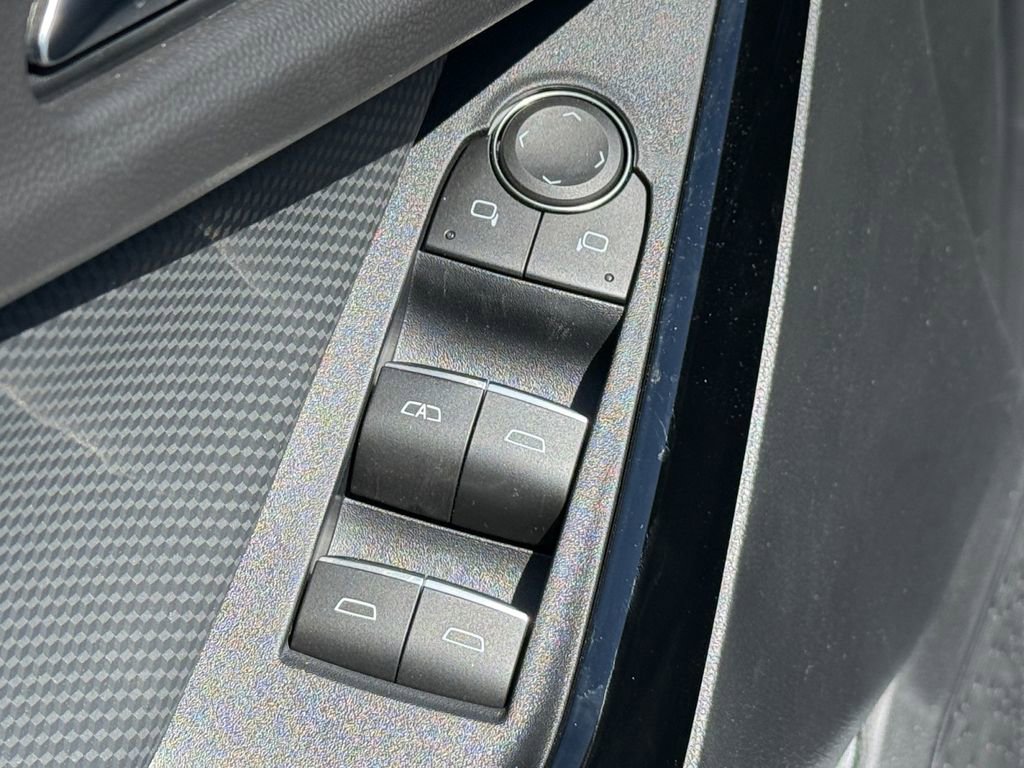 Used 2026 Chevrolet Equinox RS w/ Convenience Package III image 28