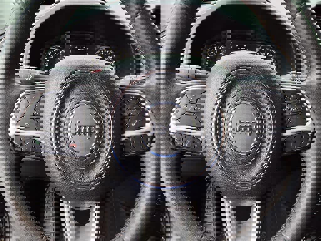 Used 2018 Jeep Renegade Latitude image 16