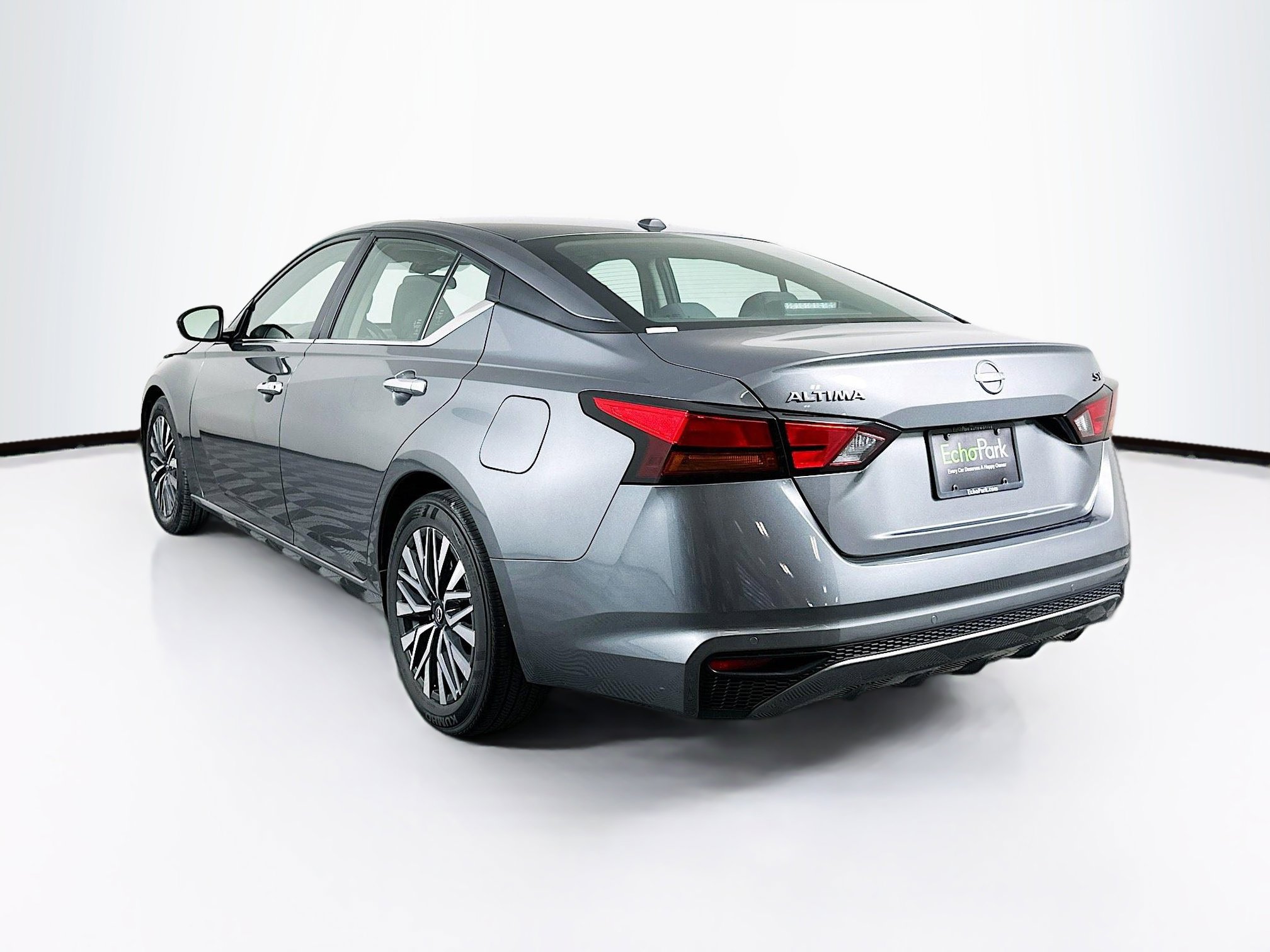 Used 2024 Nissan Altima 2.5 SV image 5