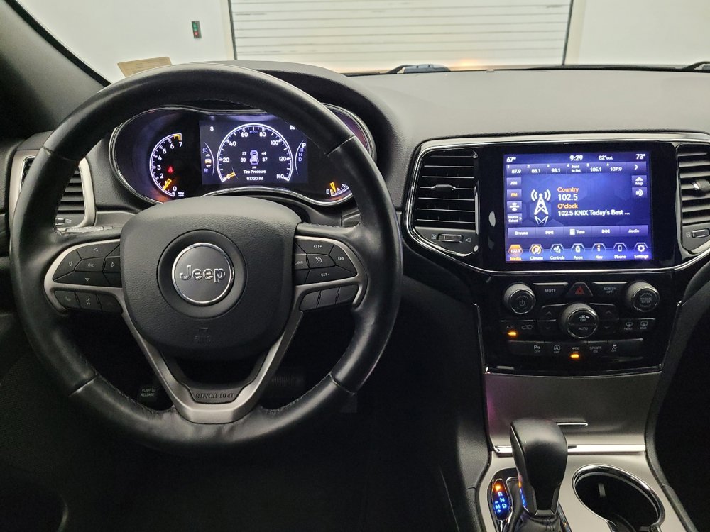 Used 2020 Jeep Grand Cherokee Altitude image 22