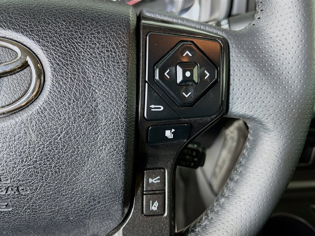 Used 2021 Toyota 4Runner Venture AWD/4WD image 15