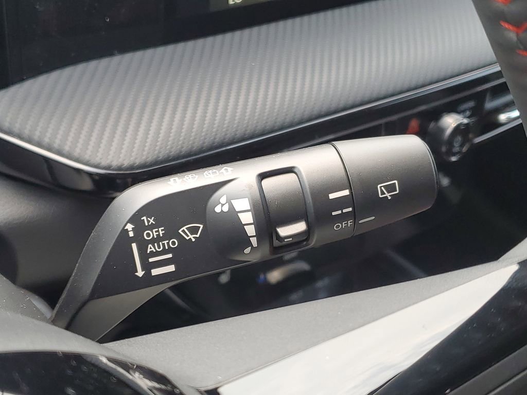 New 2025 Nissan Kicks SR w/ SR Premium Package image 17