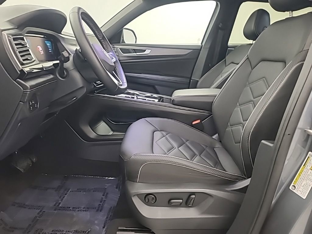 Used 2025 Volkswagen Atlas Cross Sport SE image 24