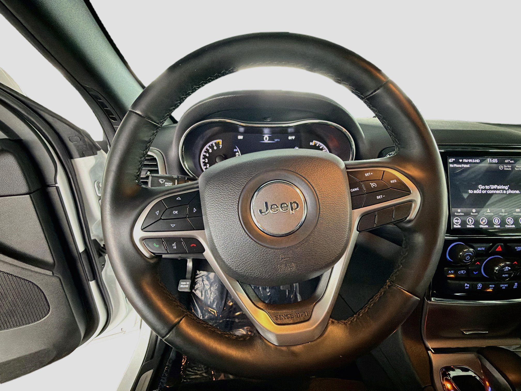 Used 2019 Jeep Grand Cherokee Altitude AWD/4WD image 16