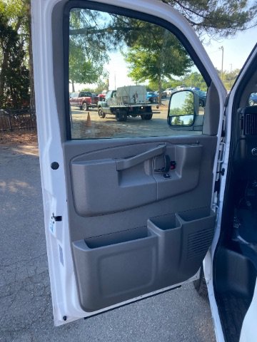 Used 2021 Chevrolet Express 2500 RWD image 17