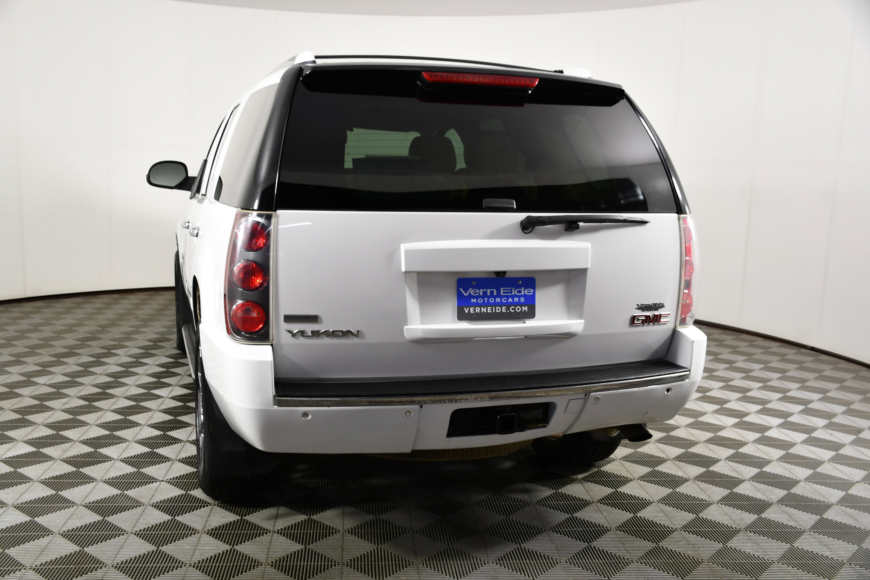 Used 2012 GMC Yukon Denali AWD/4WD image 7
